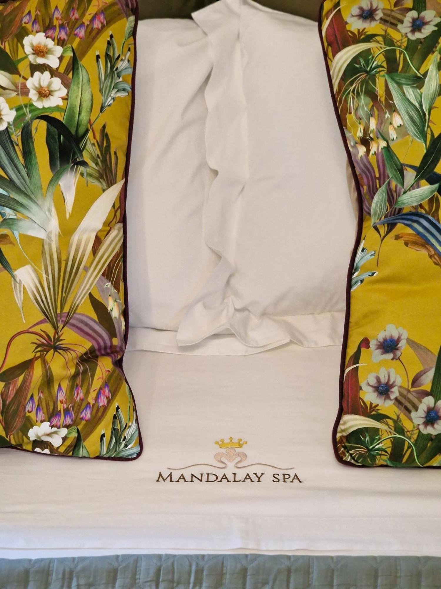 Casa de Campo Mandalay & *