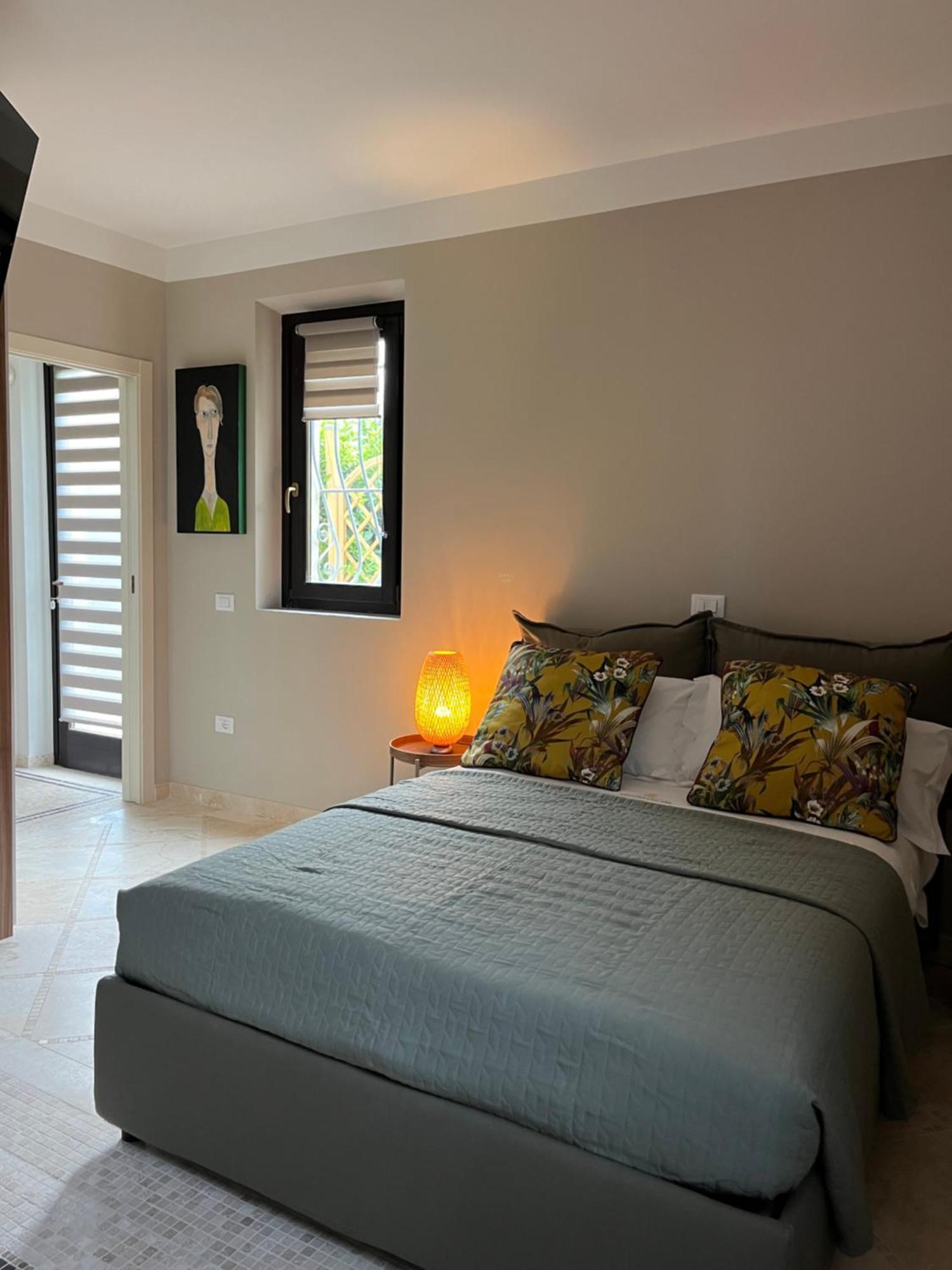Casa de Campo Mandalay & *