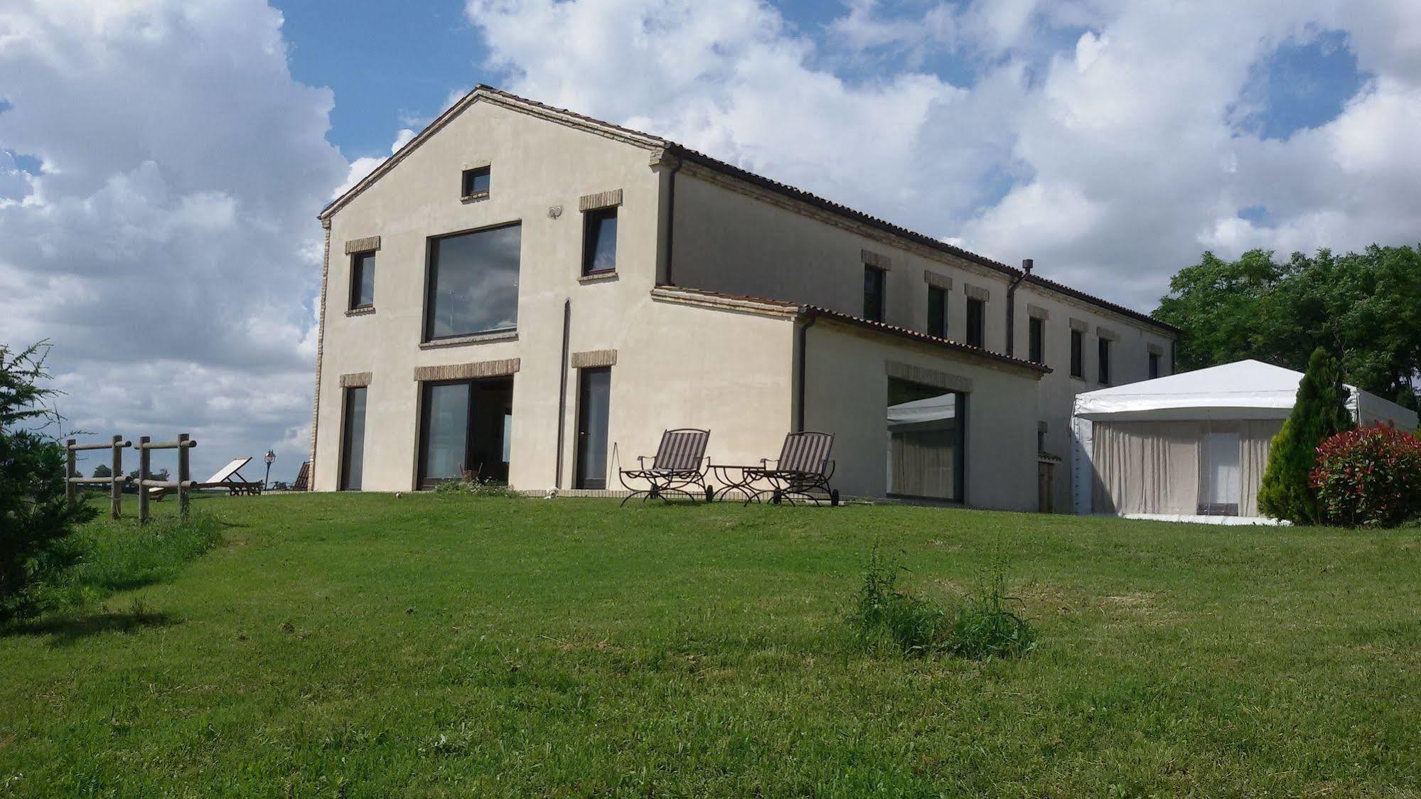 Casa di campagna Mandalay & *